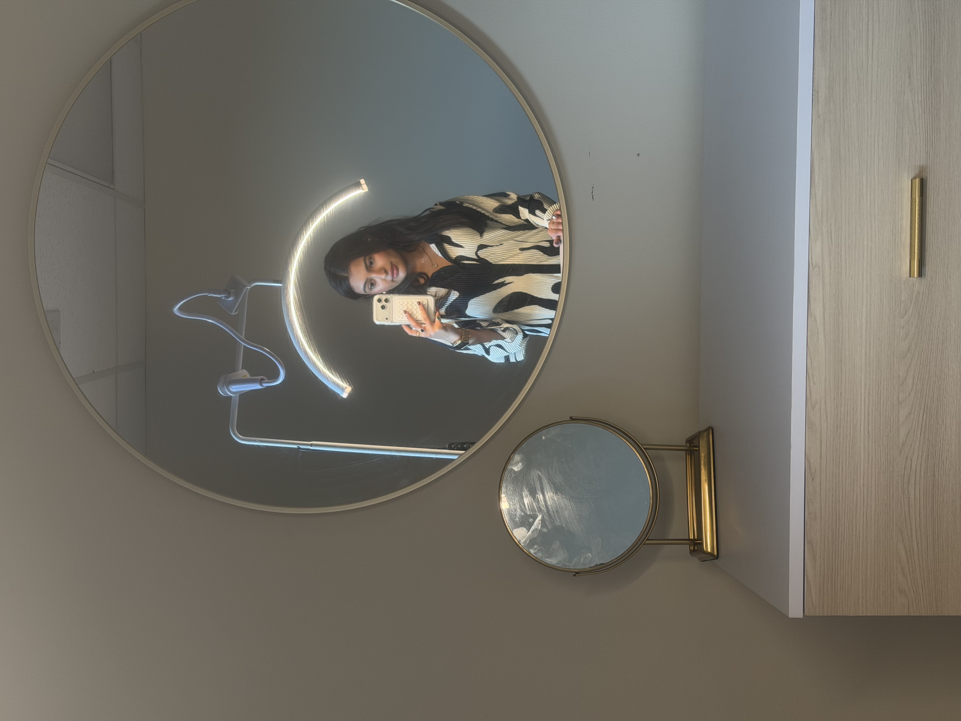 JuGlow studio mirror